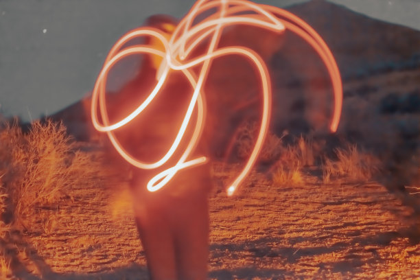 沙漠的光绘图片下载