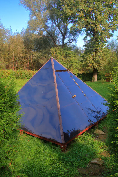 用于民间医学的治疗金字塔。图片下载