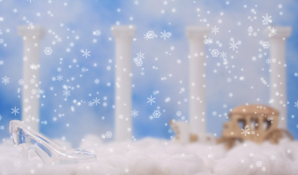 以雪和马车为背景的玻璃拖鞋图片下载