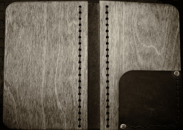 木质咖啡钱包为账单棕褐色图片下载