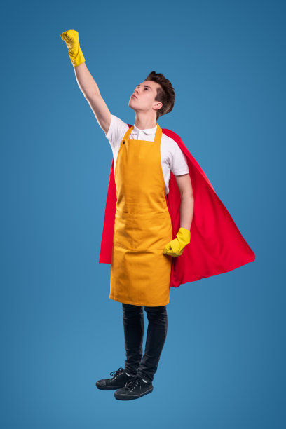 穿着围裙和手套的超级英雄图片下载