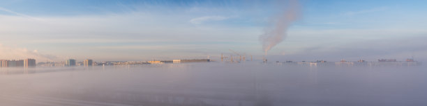 城市和冬天浓雾图片下载