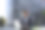 年轻严肃的非裔美国女性在线学习坐在公园里远程，女商人工作在笔记本电脑沉思和专注图片下载