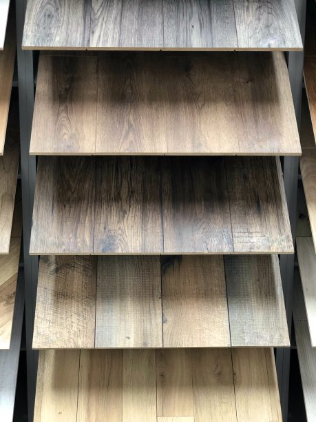 详细介绍市场上地板和室内设计用的复合板材和拼花木刨花板、建筑和施工。设计装饰，专为设计师设计图片下载