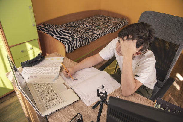 无聊的几何e级图片下载