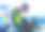 轻松的非洲裔美国工人男子听音乐播客，男子戴着一次性口罩坐在集装箱货运现场的办公桌前图片下载