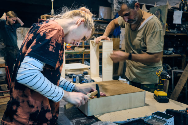 家具抽屉装配图片下载