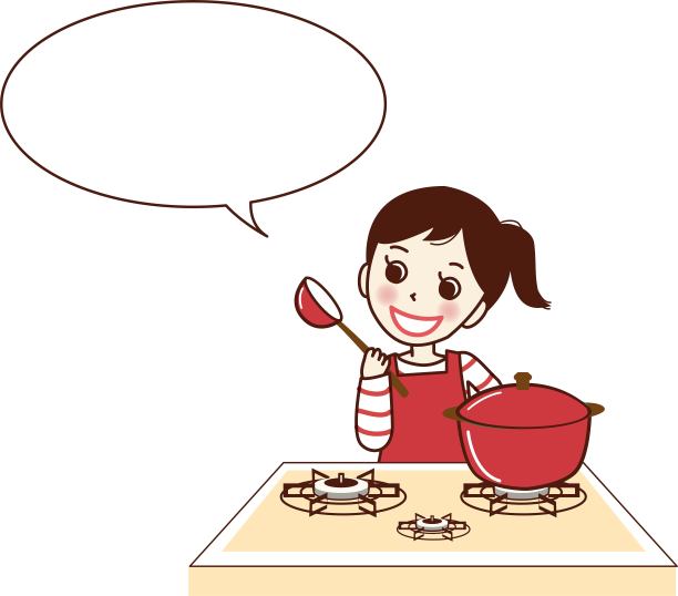 一个穿着围裙、微笑着在煤气炉上做饭和说话的女人。图片下载