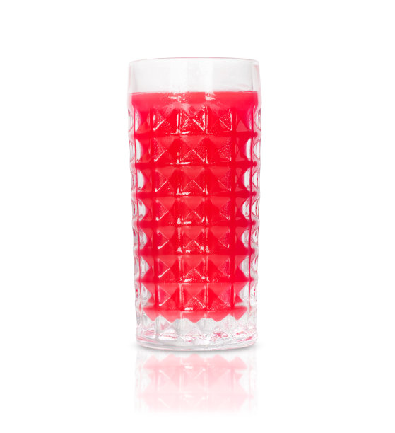 在白色背景上有果盘的玻璃。图片下载