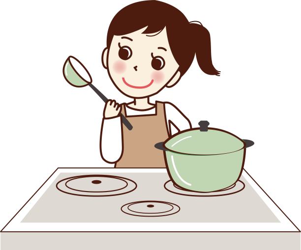 一个穿着围裙的微笑的女人在IH炉子上做饭。图片下载