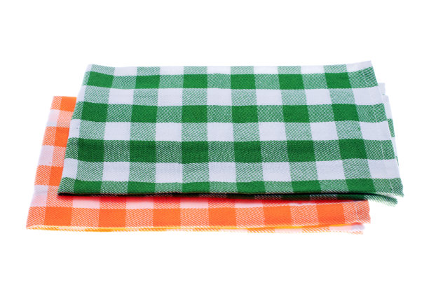 两条厨房毛巾分别放在白色背景上图片下载