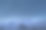 满天星斗下的雪山。晚上的风景。图片下载