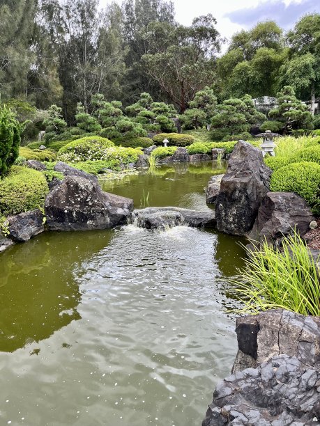 日本园林中的水景图片下载