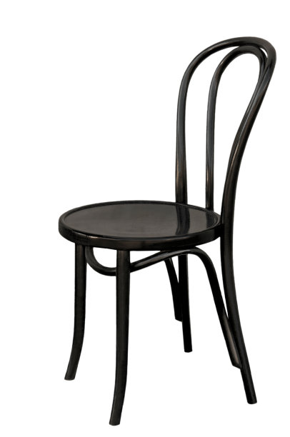 旧的木制维也纳黑色椅子上的白色孤立的背景图片下载