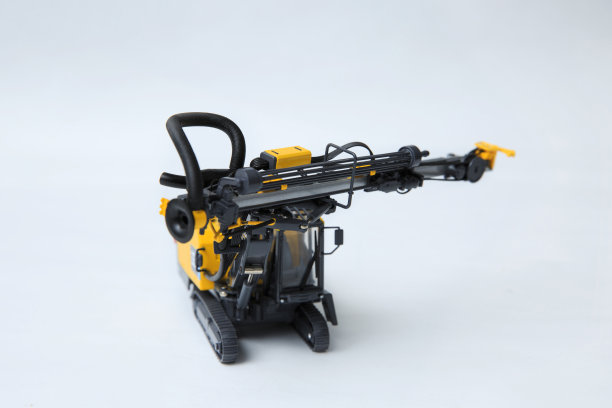 钻机，钻孔，爆炸，勘探，矿石，深，钻机，桩，地质，岩石，制造，建筑，块，坑，矿物，阳光，灰尘，破碎机，矿山，工厂，商业，采石，表面，工作，化石，破碎，钻机，结构，重，石头，砾石，图片下载