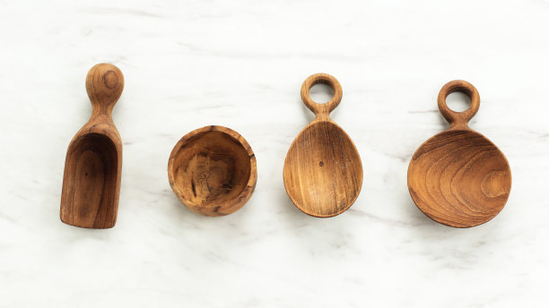 传统木勺食品摄影道具，环境友好手工制品，文字复制空间。图片下载