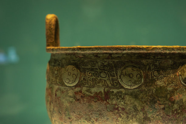 中国古代带花纹的青铜图片下载