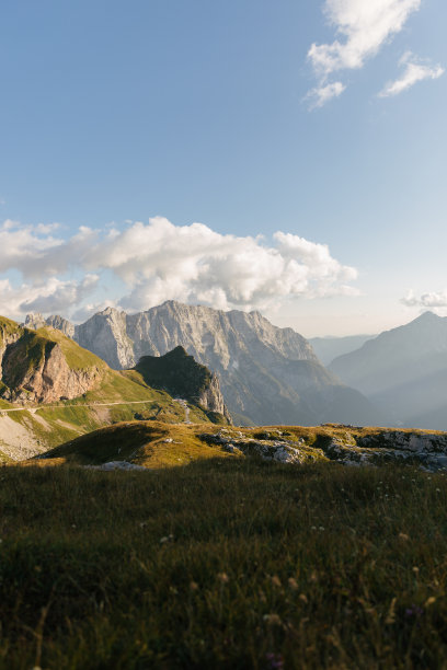 朱利安阿尔卑斯山脉秋天日落视图图片下载