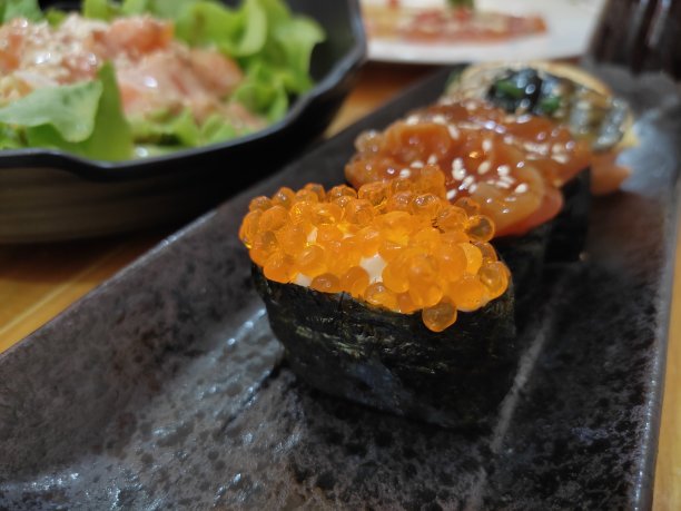 寿司，美味的日本食物。图片下载