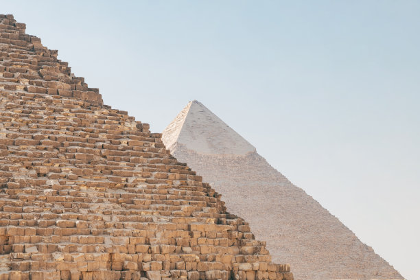 吉萨高原金字塔景观图片下载