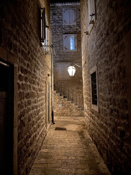 旧城——布德瓦图片下载