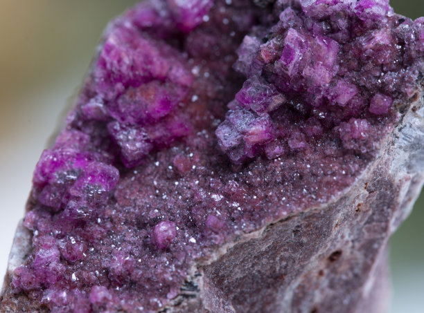 钴方解石矿物标本岩石地质宝石晶体图片下载