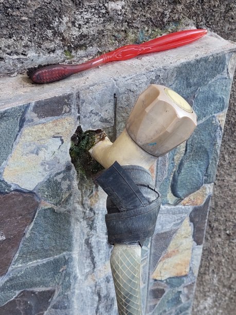 关闭旧水龙头图片下载