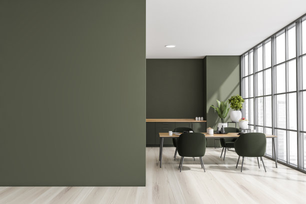 绿色厨房内部有桌子和椅子与窗户，模拟图片下载