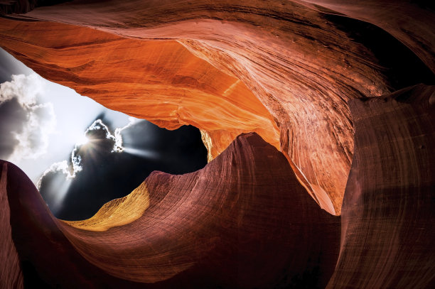 亚利桑那州羚羊峡谷的砂岩悬崖图片下载