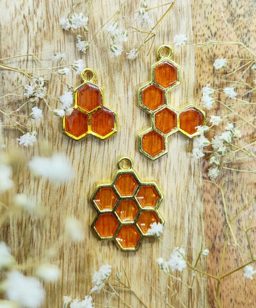 蜂房状的金饰蜂房状的金饰图片下载