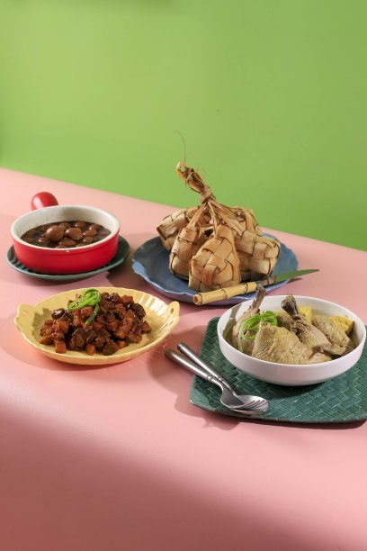 Ketupat Lebaran全套菜单，开斋节期间供应，丰富多彩的Lebaran菜单概念图片下载