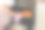 女孩用烤箱烹饪披萨照片，没有滤镜图片下载
