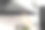 漂亮女人的手在黑色的兜帽上转动图片下载