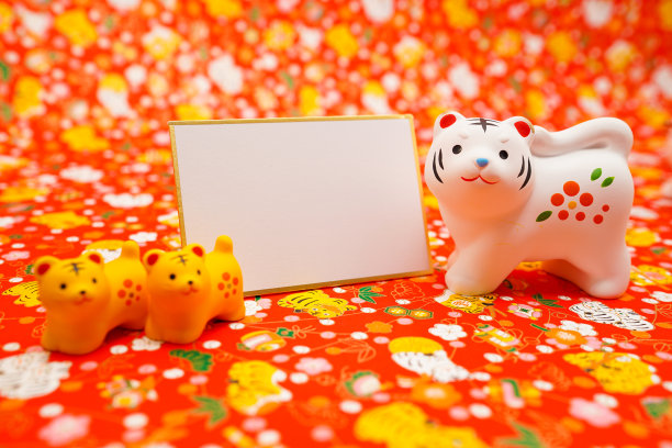 老虎娃娃和背景背景(年卡材料)图片下载