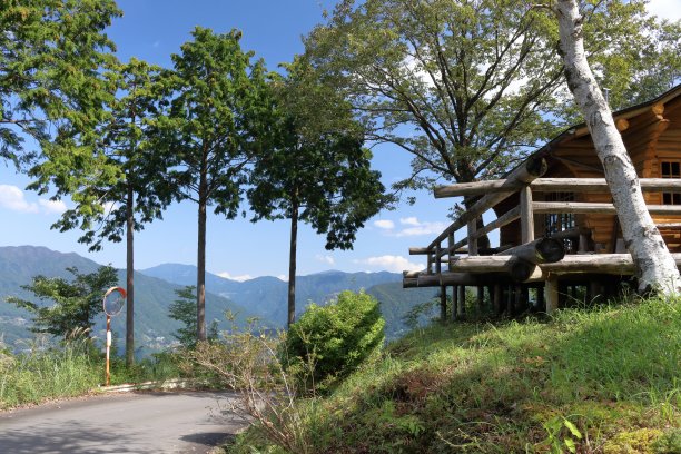 初秋，去佳吉摩森的路(高知县大雄镇)图片下载