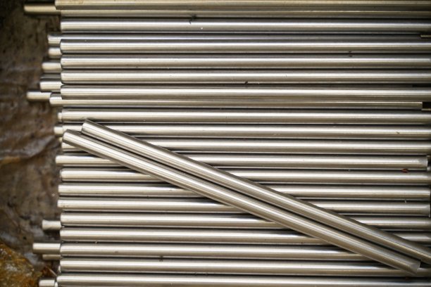 摘组金属铝钢管，在本厂生产图片下载