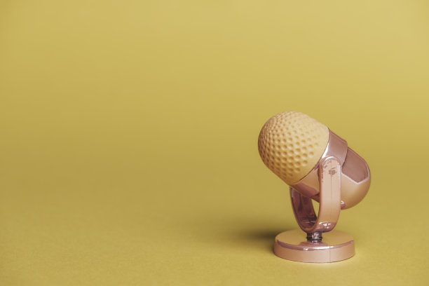 麦克风在粉红色的图片下载