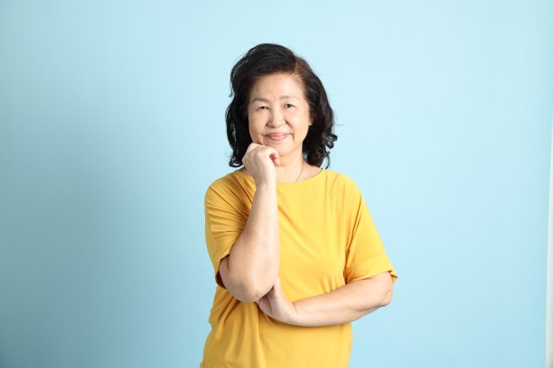 资深亚洲女人图片下载