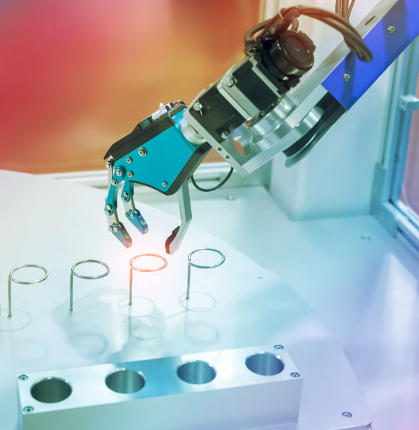 用于实验室生物实验的带试管的机械臂图片下载