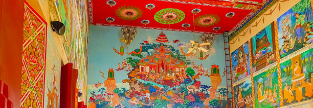 泰国苏梅岛的Wat Plai Laem寺庙内，丰富多彩的佛教绘画画廊和艺术图片下载
