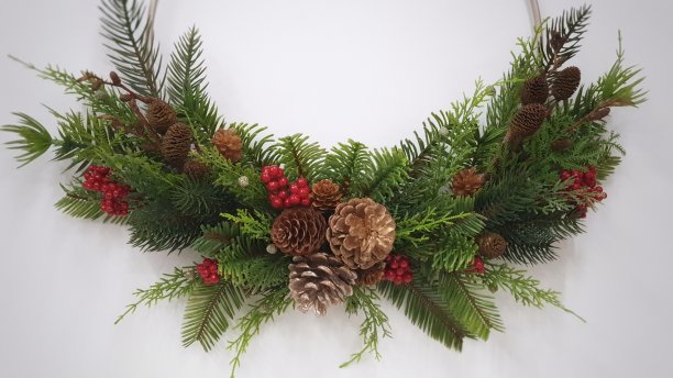 优雅的绿色圣诞花环图片下载