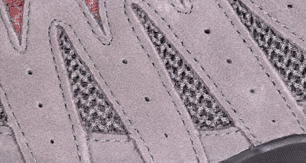 一个远足鞋的细节孤立图片下载