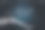 2022年新年快乐。闪闪发光的燃烧数字2022年，蓝色背景上的星星和散景。图片下载