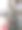 在咖啡馆附近的街道上装饰圣诞树图片下载