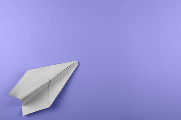 纸飞机颜色流行的紫罗兰色图片下载