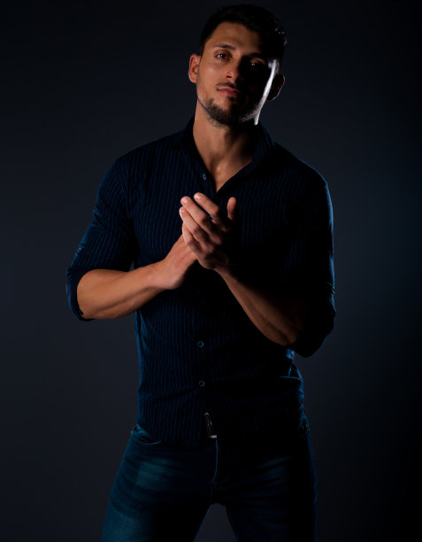 现代男人很酷图片下载