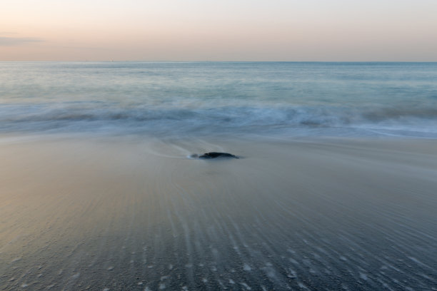 在黎明时分海景图片下载