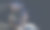一名男子摄影师拿着相机在黑暗中拍照，复印空间。图片下载