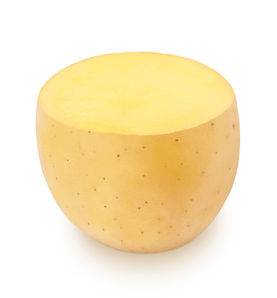 半只新鲜的全土豆孤立在白色的背景上。图片下载