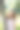 年轻的黑发女孩穿着裙子在树的背景下摆姿势，在公园的夏天图片下载